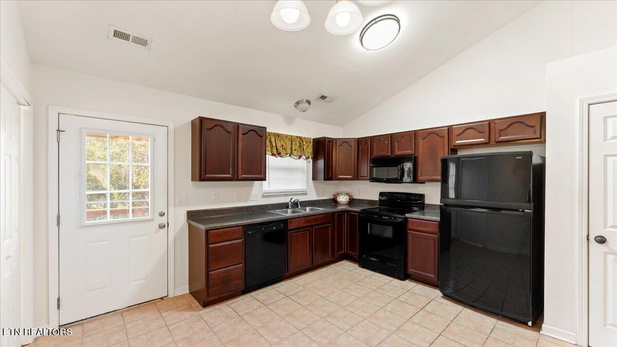507 Drakewood Road Knoxville, TN 37924 - Photo 9 of 21 10-Kitchen