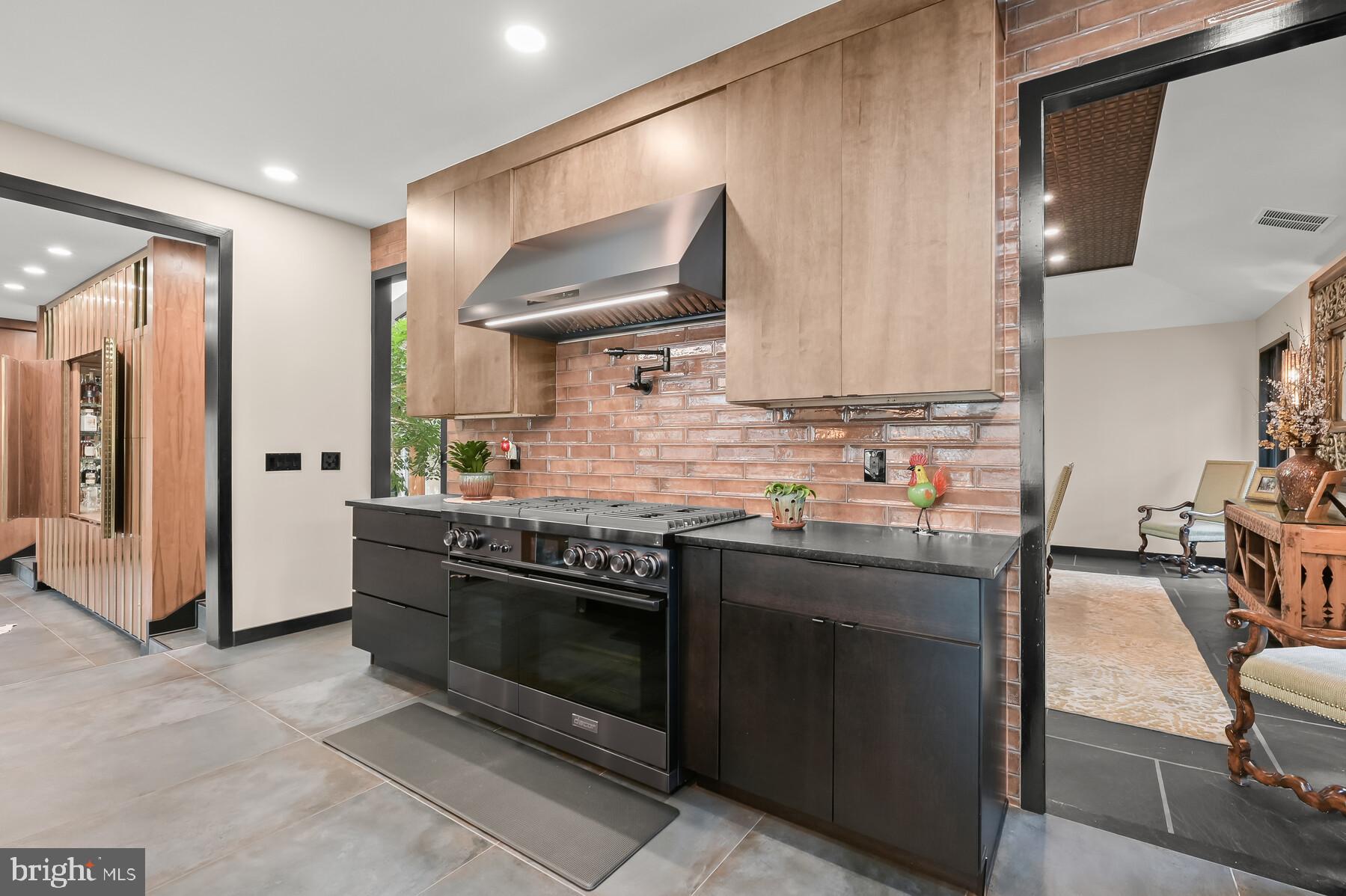 8904 Iron Gate Court Potomac, MD 20854 - Photo 23 of 81