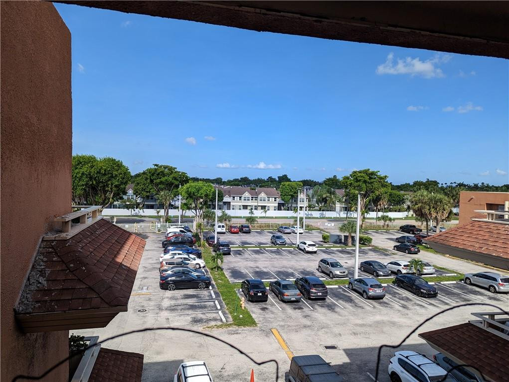 17530 Northwest 68th Avenue, Unit C4006 Hialeah, FL 33015 - Photo 5 of 5