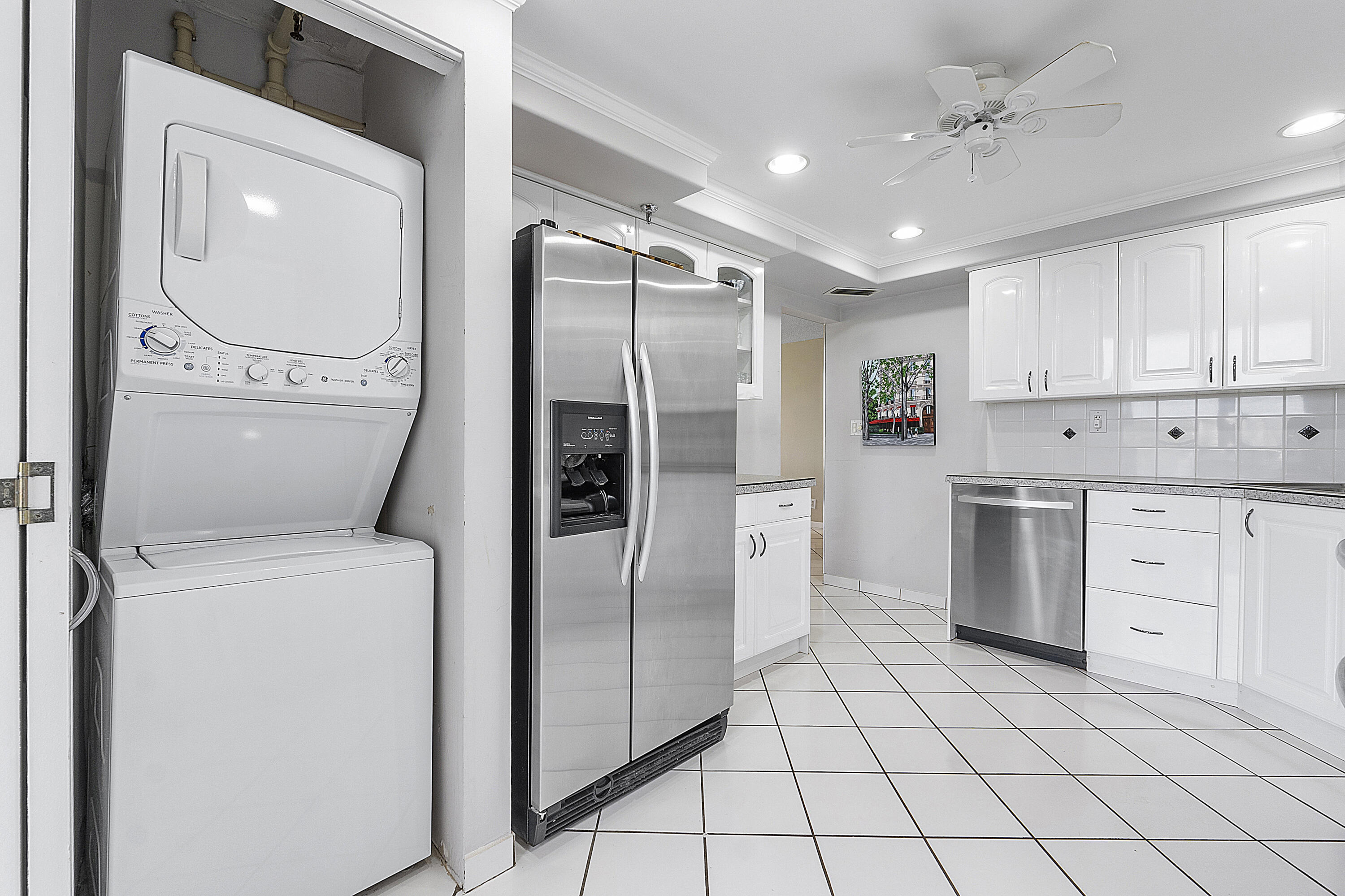1901 South Ocean Boulevard, Unit 307 Boca Raton, FL 33432 - Photo 17 of 60 Washer & Dryer