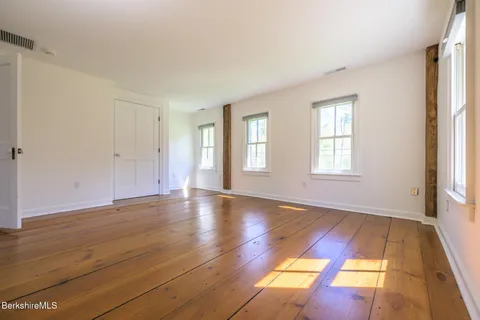 $2,150,000 | 304 Hickey Hill Road, Sheffield, MA 01257