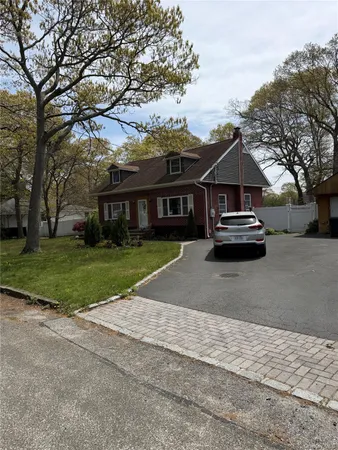 $639,990 | 78 Cedar Oaks Avenue, Farmingville, NY 11738