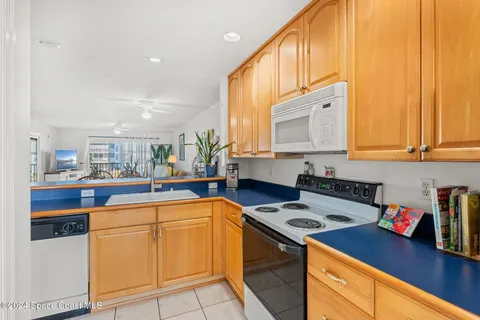 $299,000 | 550 South Brevard Avenue, Unit 523, Cocoa Beach, FL 32931