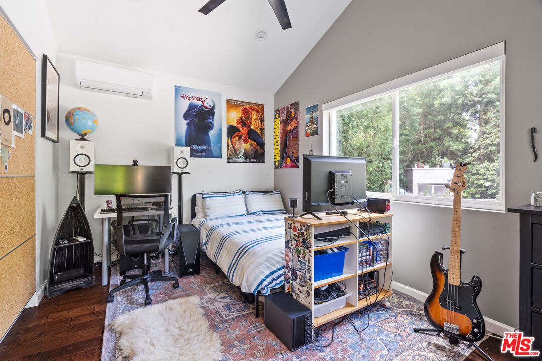 5481 Katherine Avenue Sherman Oaks, CA 91401 - Photo 14 of 26