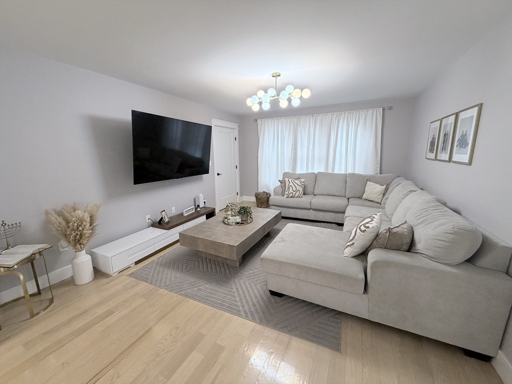 70 Upsala Street Worcester, MA 01607 - Photo 4 of 36