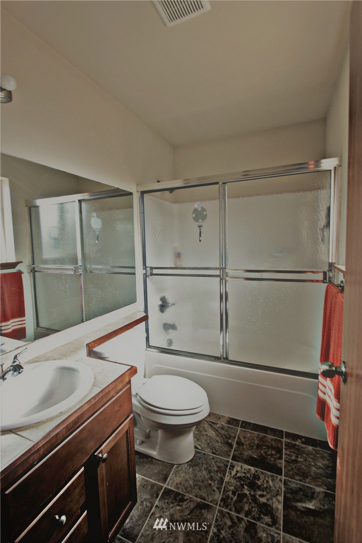 5825 Lowell Road Everett, WA 98203 - Photo 5 of 12