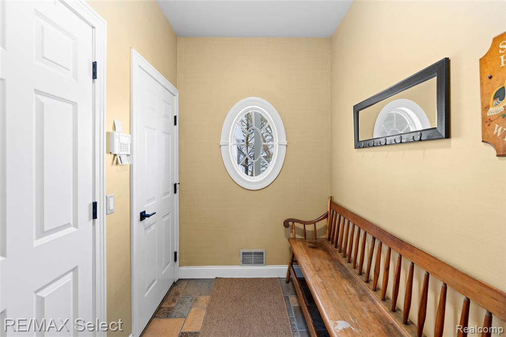 8211 Burleigh Road Grand Blanc, MI 48439 - Photo 32 of 64