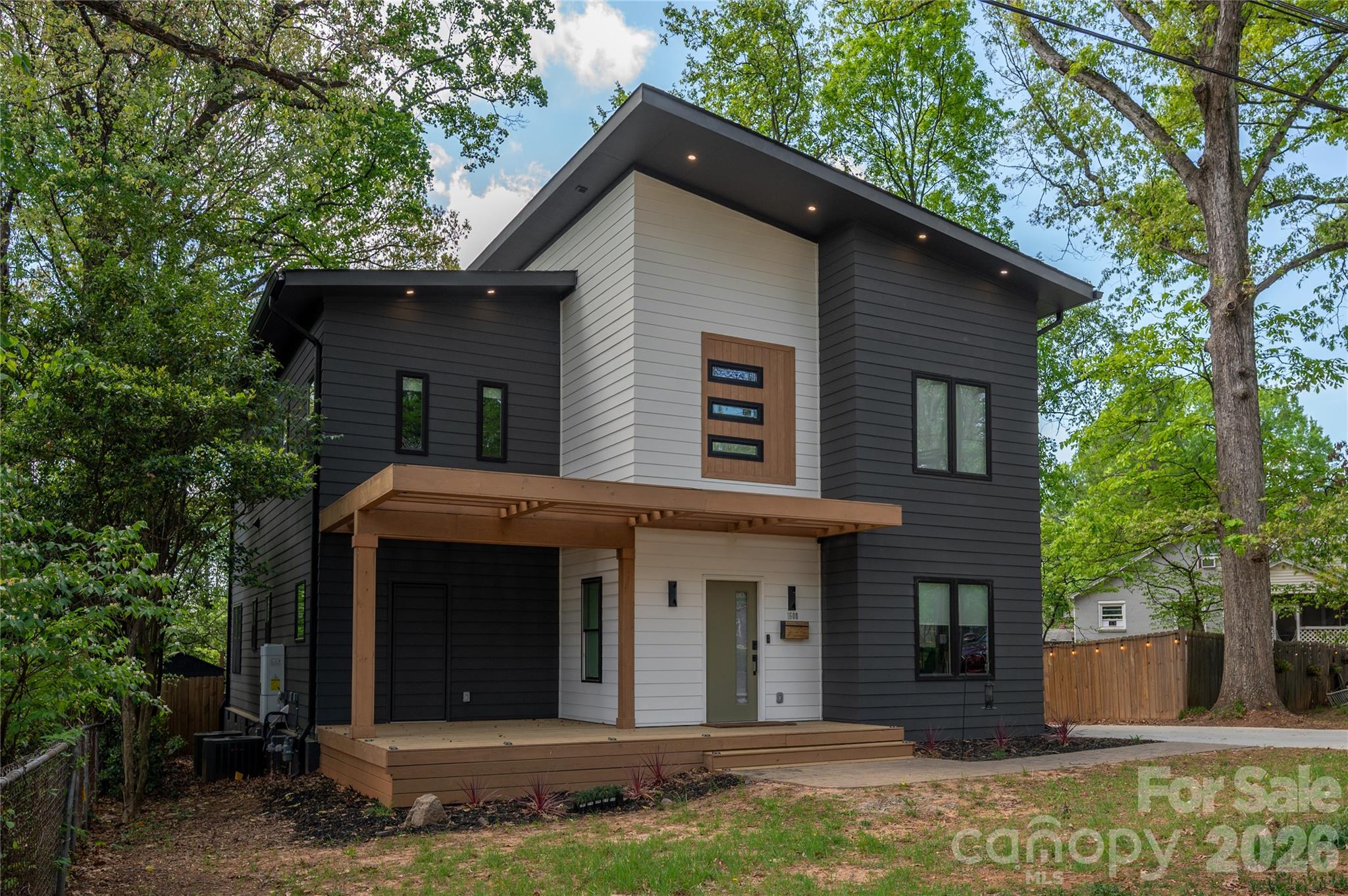 1608 Chippendale Road Charlotte, NC 28205 - Photo 1 of 13