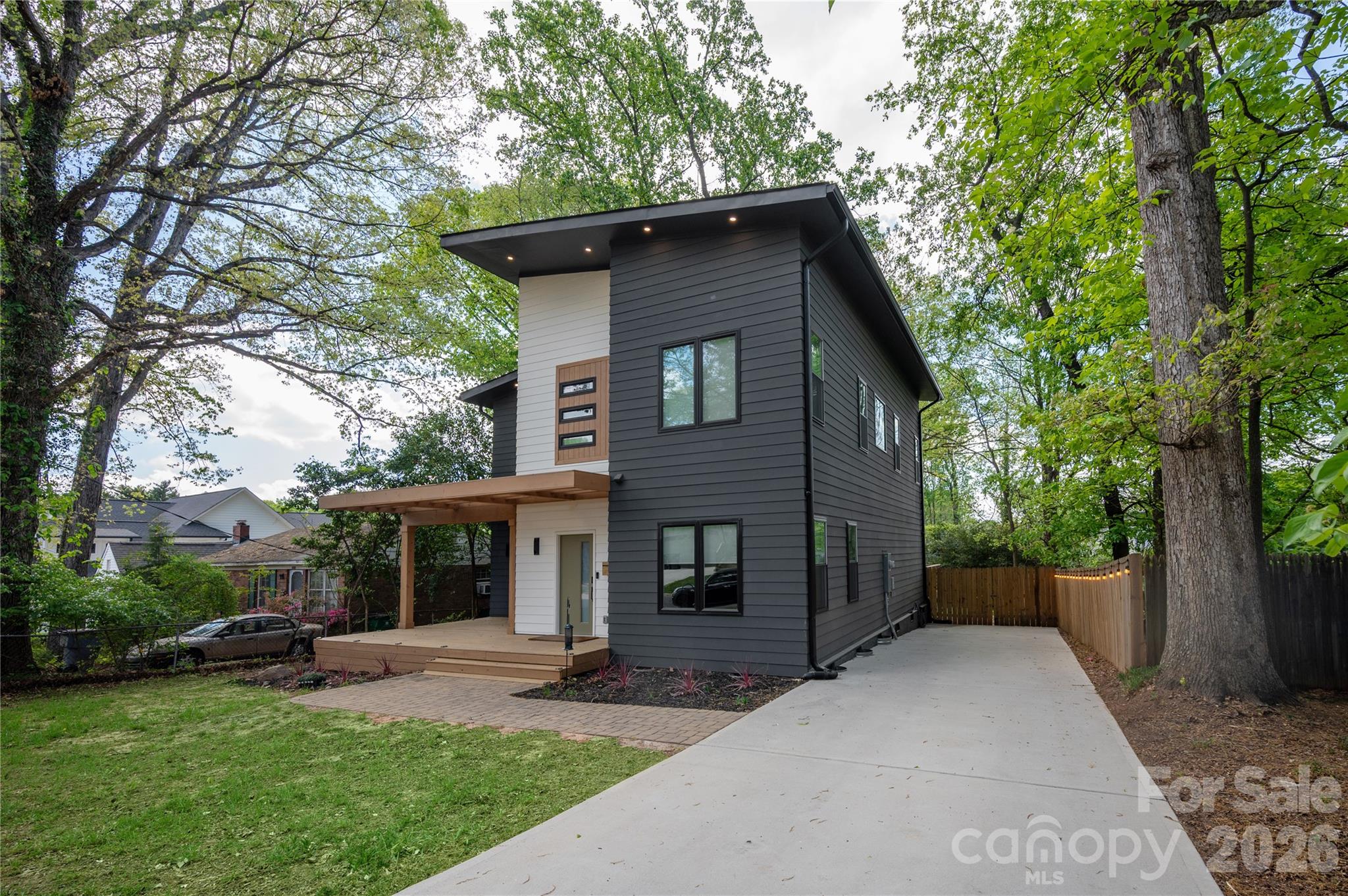1608 Chippendale Road Charlotte, NC 28205 - Photo 4 of 13