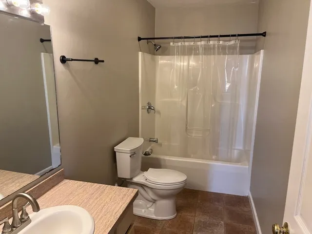 $3,200 | 50 Bjorklund Avenue, Worcester, MA 01605