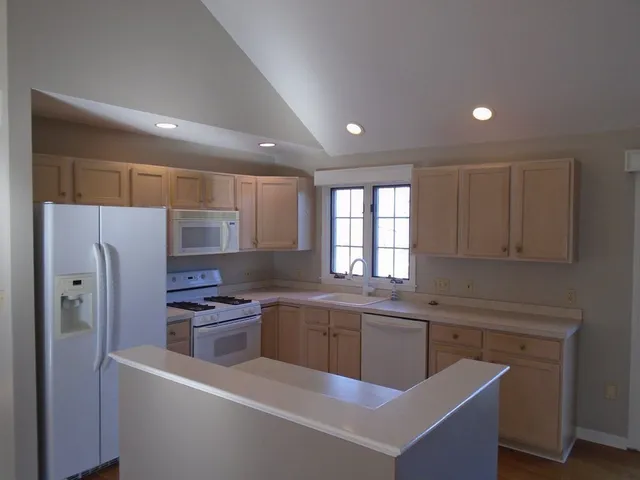 $3,200 | 50 Bjorklund Avenue, Worcester, MA 01605