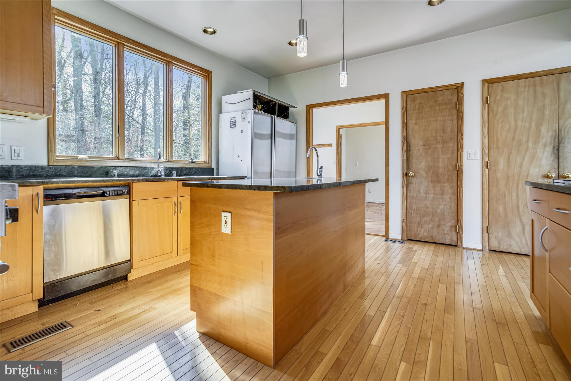 2751 Colonial Road Accokeek, MD 20607 - Photo 12 of 49 Every cook will love this kitchen