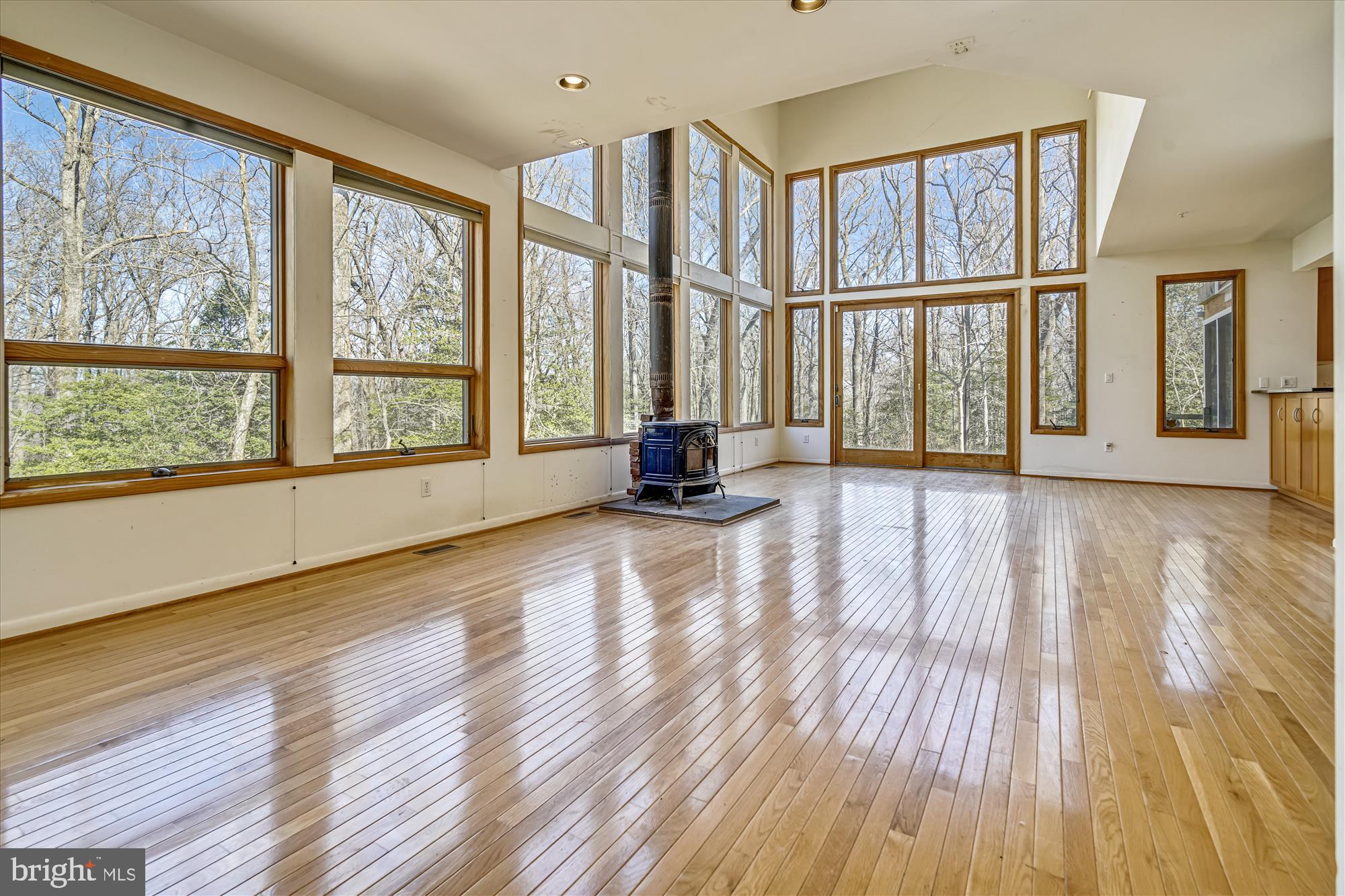 2751 Colonial Road Accokeek, MD 20607 - Photo 21 of 49 Great room