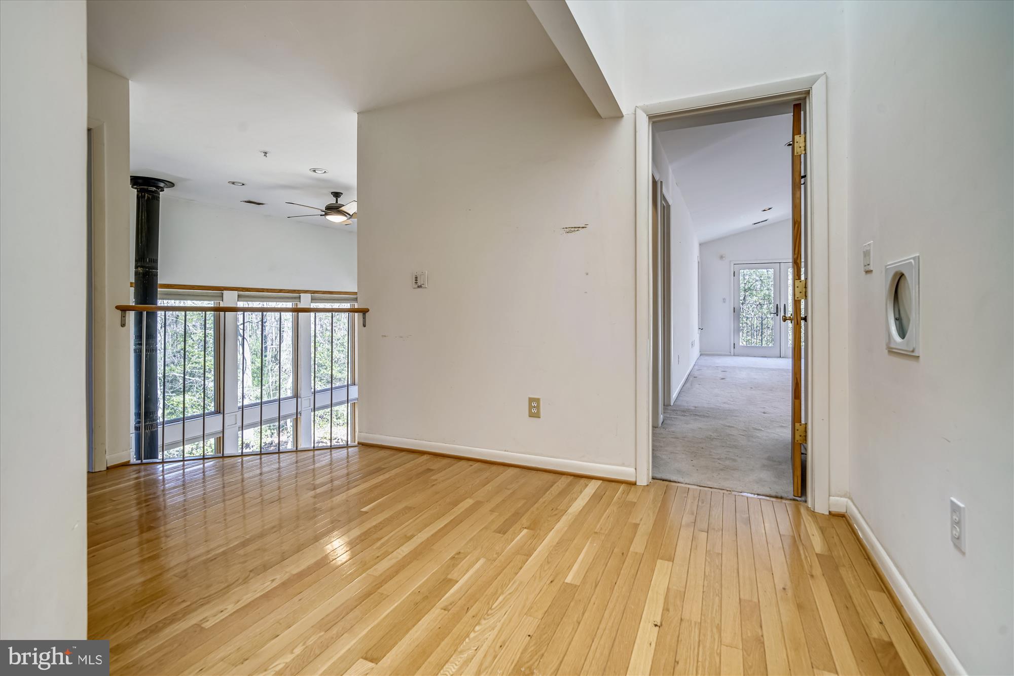 2751 Colonial Road Accokeek, MD 20607 - Photo 27 of 49 Upper level landing