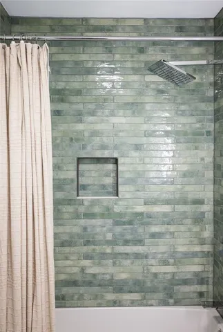 $1,249,000 | 126 Mitchell's Lane, Portsmouth, RI 02871