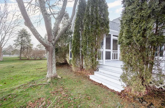 $1,249,000 | 126 Mitchell's Lane, Portsmouth, RI 02871