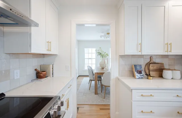 $1,249,000 | 126 Mitchell's Lane, Portsmouth, RI 02871