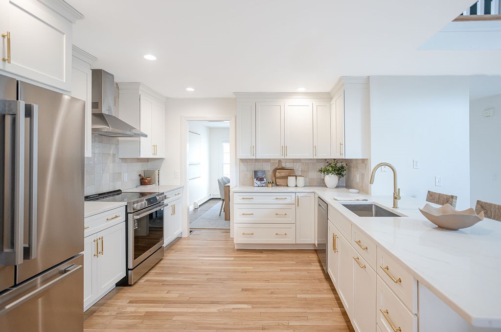 126 Mitchell's Lane Portsmouth, RI 02871 - Photo 6 of 50