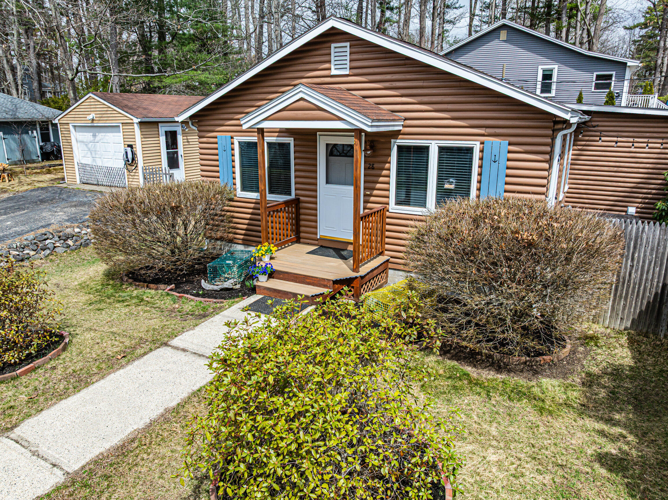 28 Cookman Avenue Old Orchard Beach, ME 04064 - Photo 4 of 38 Exteropr-0486