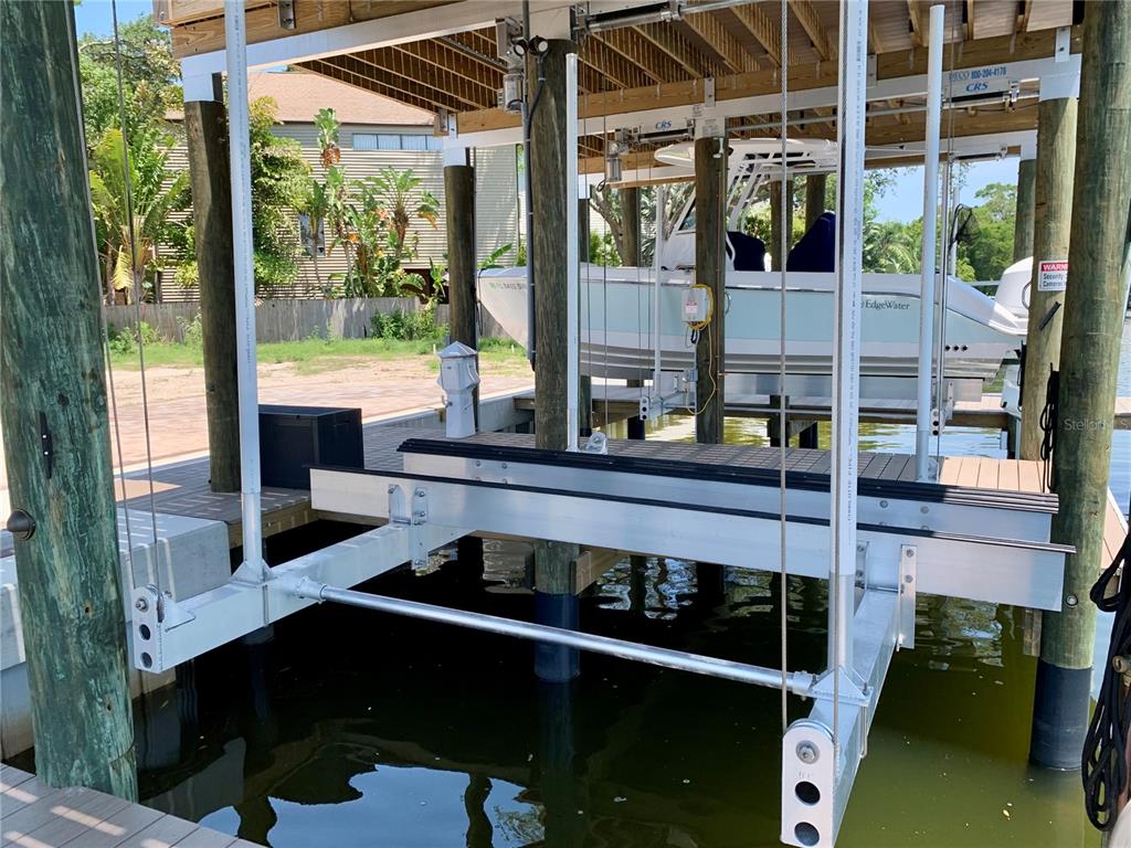 4033 North River View Avenue Tampa, FL 33607 - Photo 49 of 66 a view of an chairs and table in the balcony