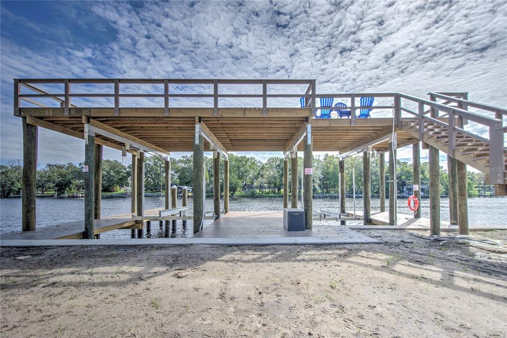 4033 North River View Avenue Tampa, FL 33607 - Photo 8 of 66 a view of a outdoor space