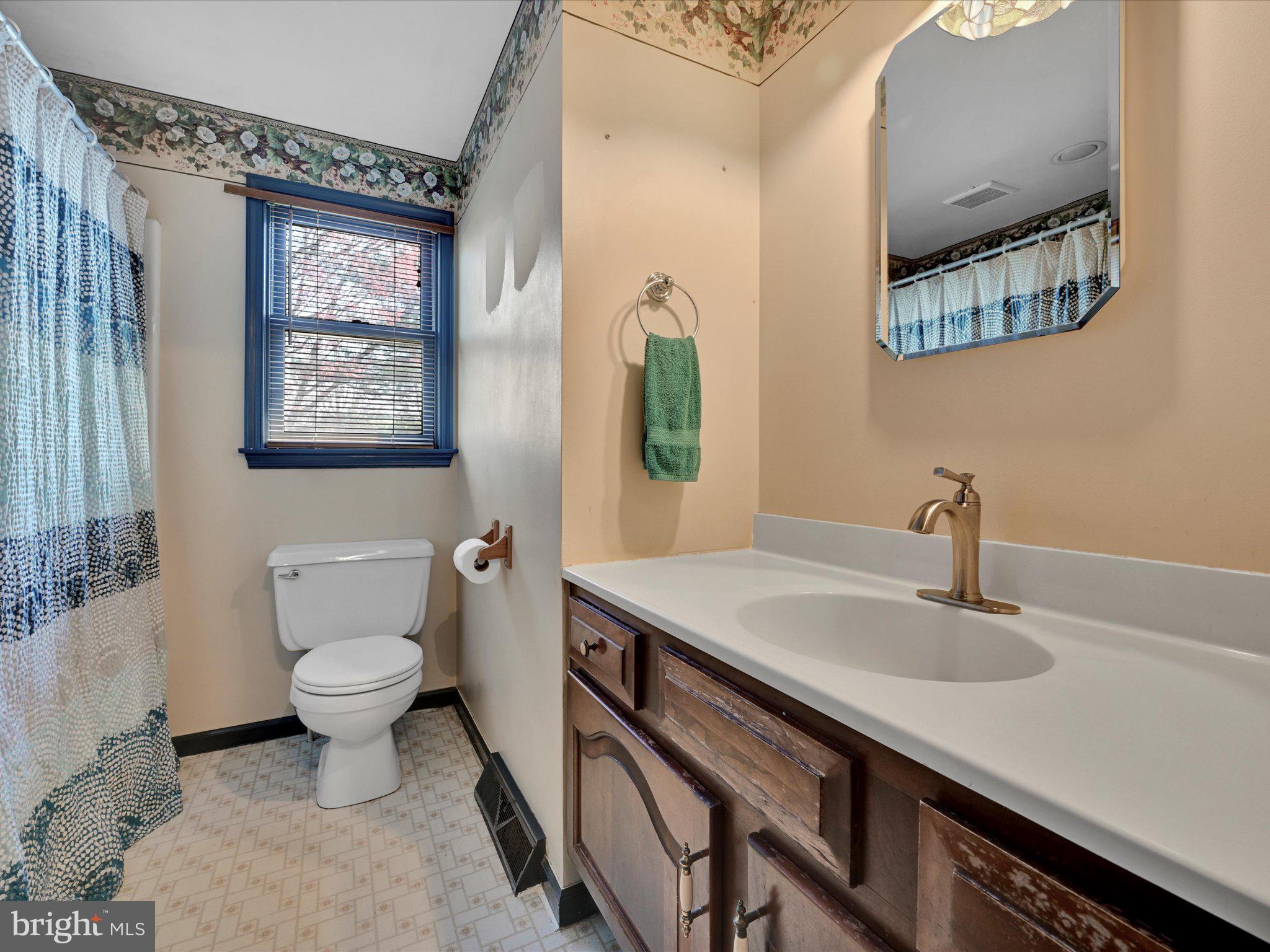 3300 Rothsville Road Akron, PA 17501 - Photo 28 of 36 2nd Floor Hall Bathroom