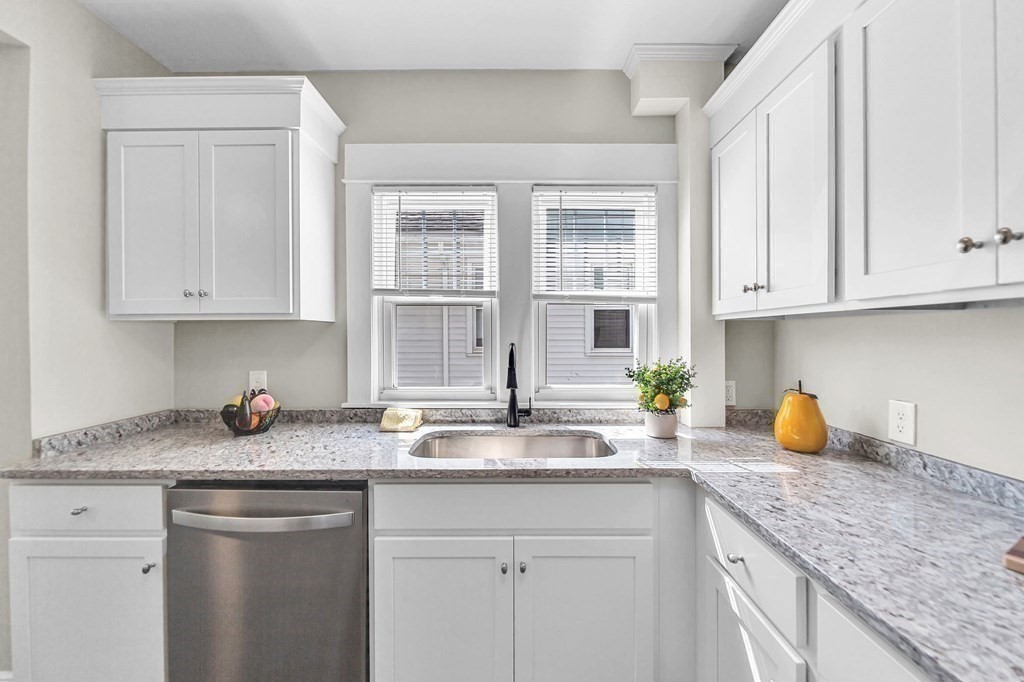 853 Armory Street Springfield, MA 01107 - Photo 12 of 36 Gallery Image 12