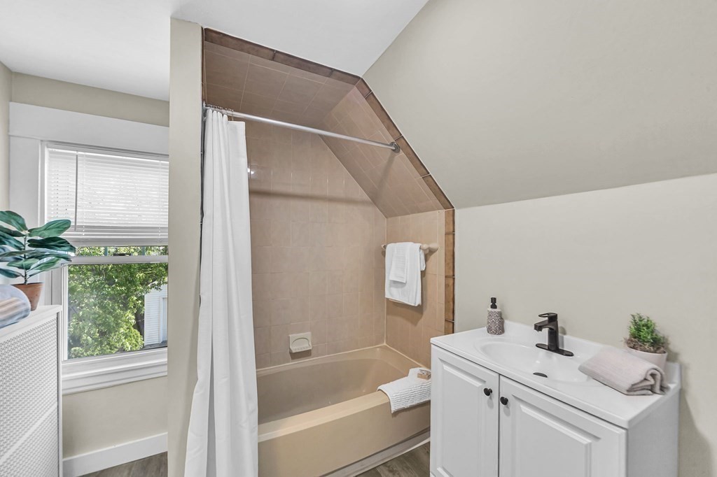 853 Armory Street Springfield, MA 01107 - Photo 17 of 36 Gallery Image 17
