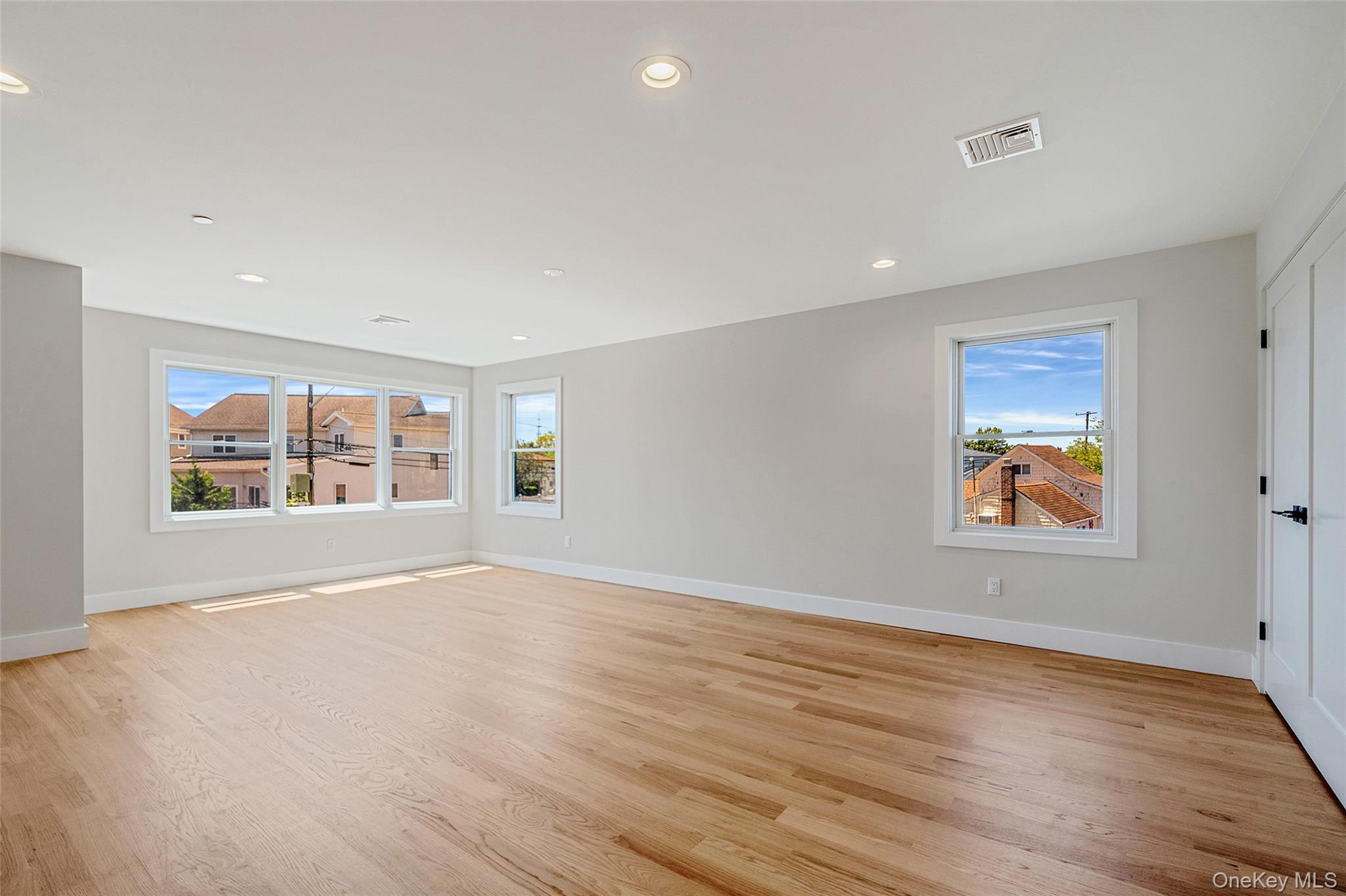 237 Mott Street Oceanside, NY 11572 - Photo 12 of 41
