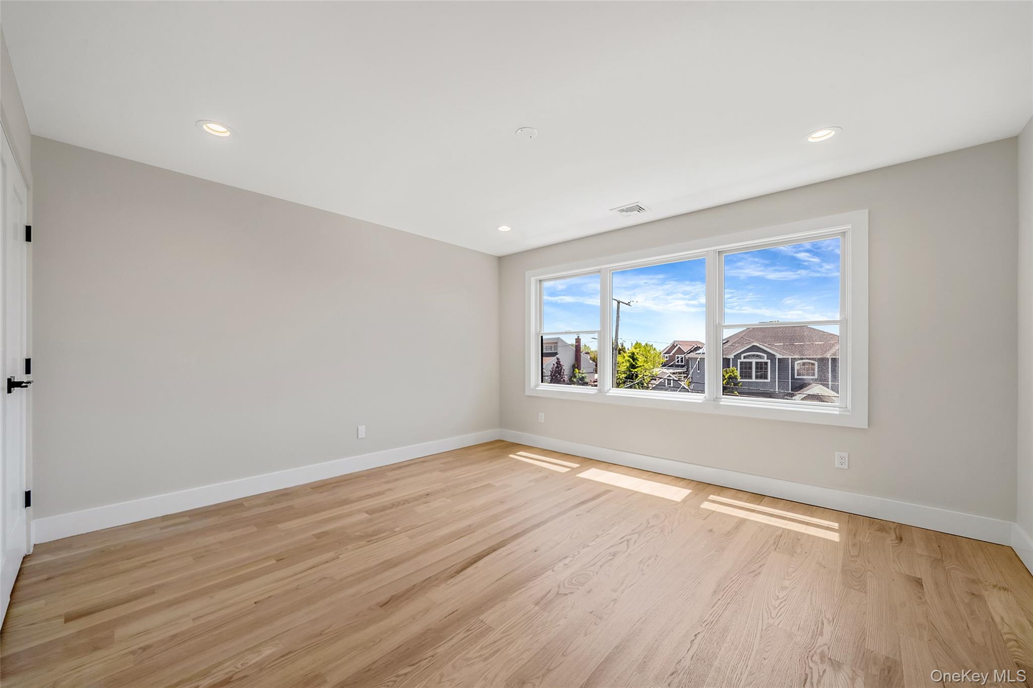 237 Mott Street Oceanside, NY 11572 - Photo 17 of 41