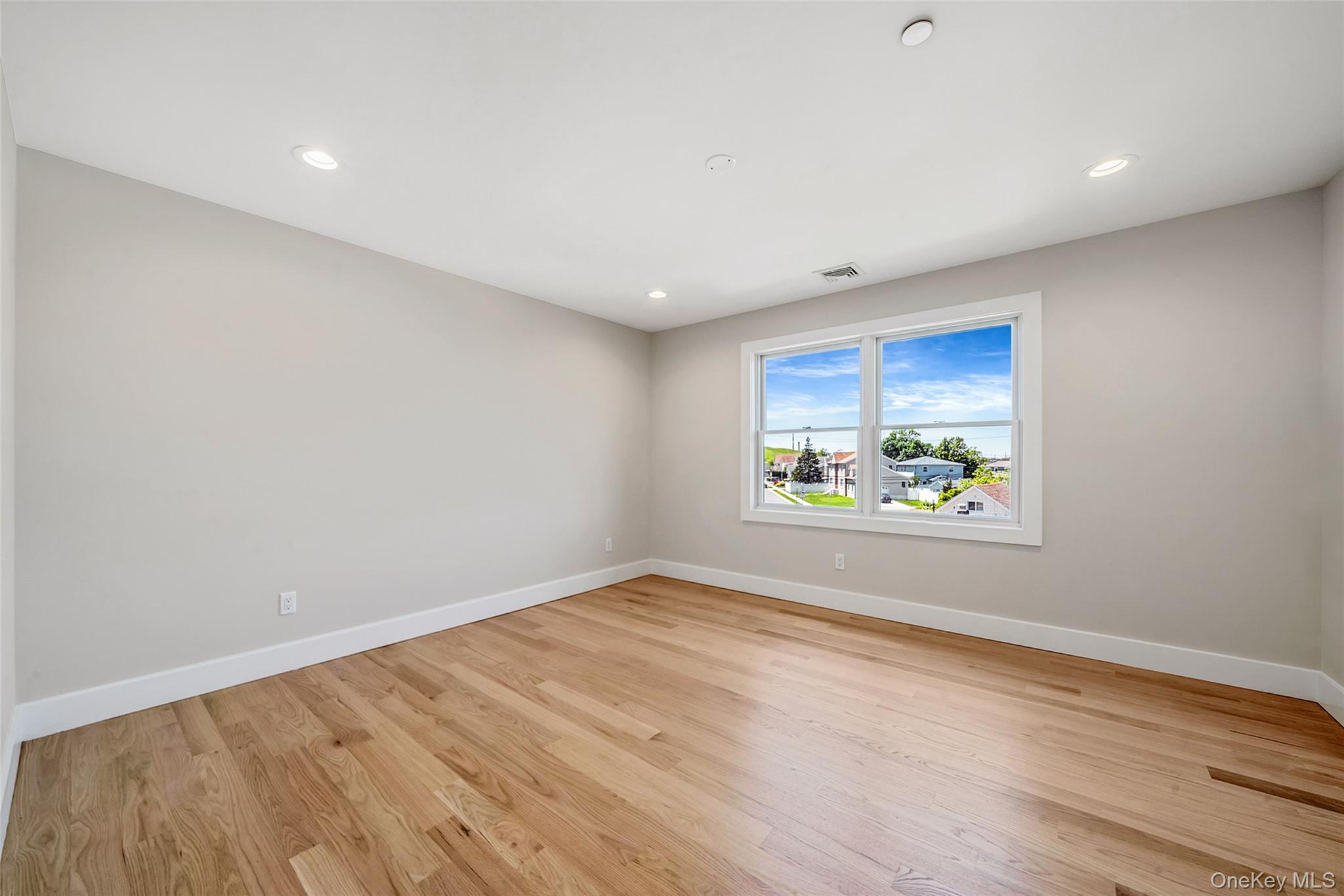 237 Mott Street Oceanside, NY 11572 - Photo 20 of 41