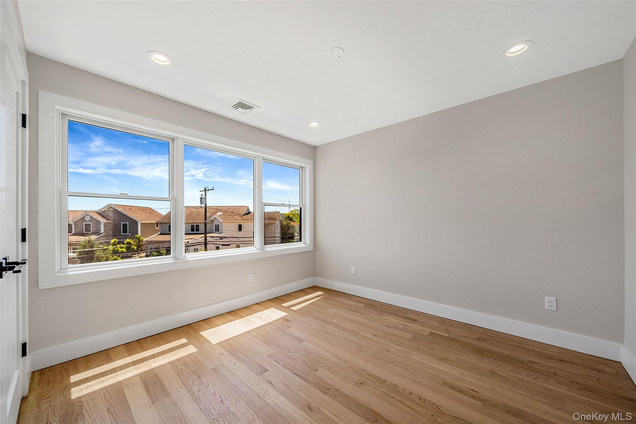 237 Mott Street Oceanside, NY 11572 - Photo 23 of 41