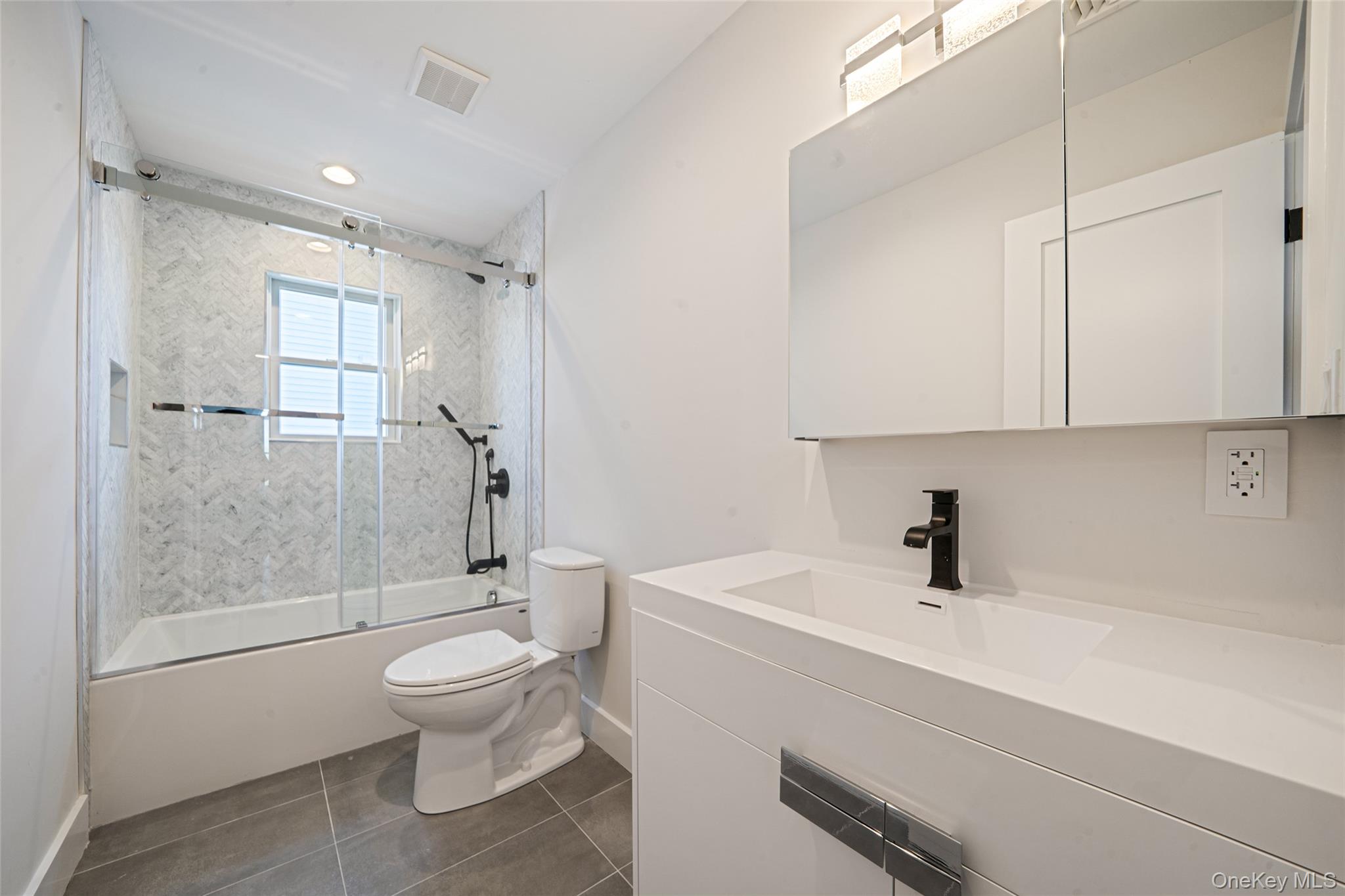 237 Mott Street Oceanside, NY 11572 - Photo 27 of 41