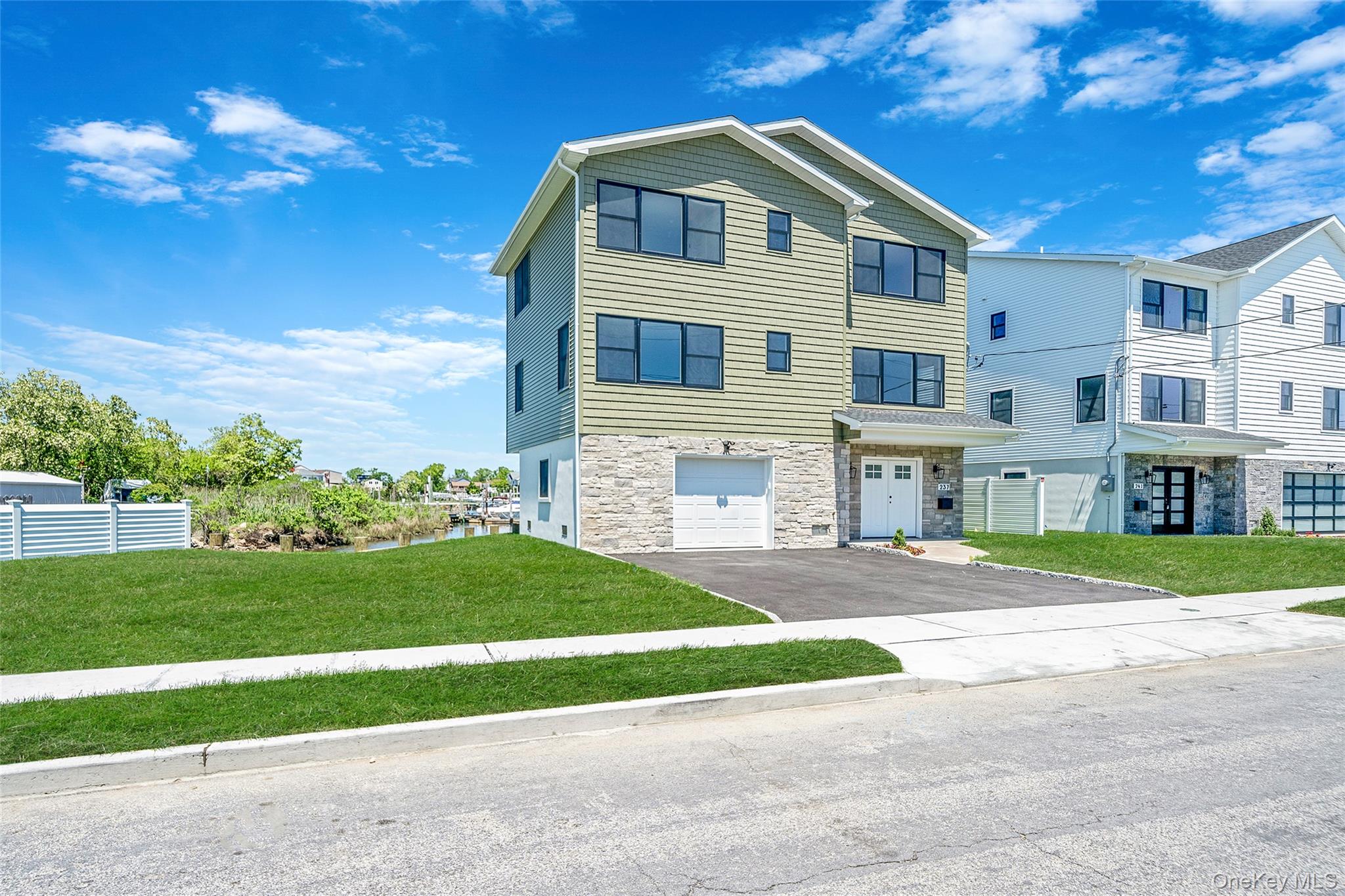 237 Mott Street Oceanside, NY 11572 - Photo 40 of 41