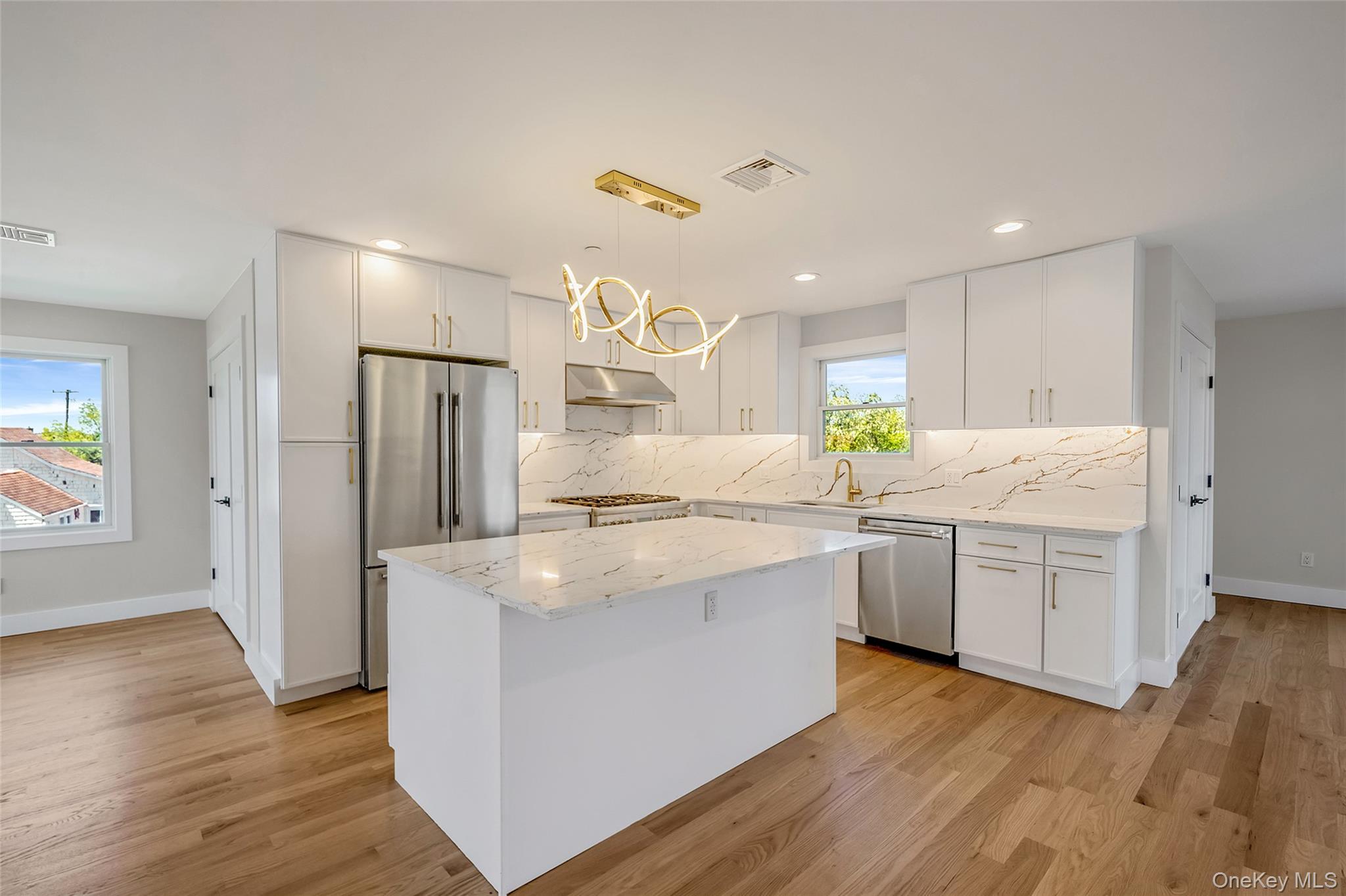 237 Mott Street Oceanside, NY 11572 - Photo 4 of 41