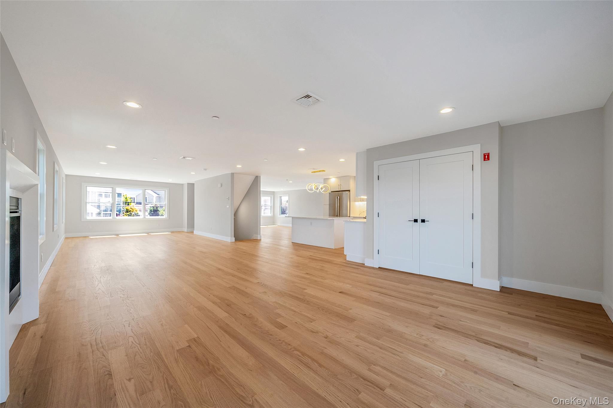237 Mott Street Oceanside, NY 11572 - Photo 8 of 41