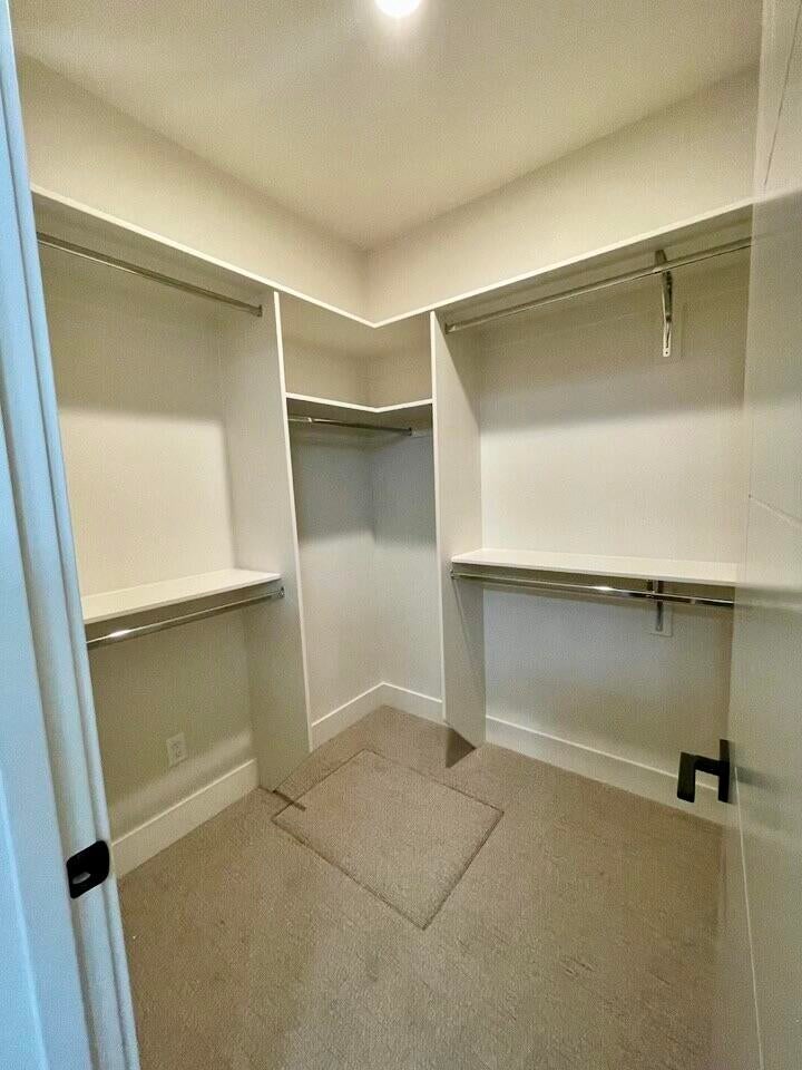 388 Randy Street Ashland, OR 97520 - Photo 20 of 30 Walk-in Closet