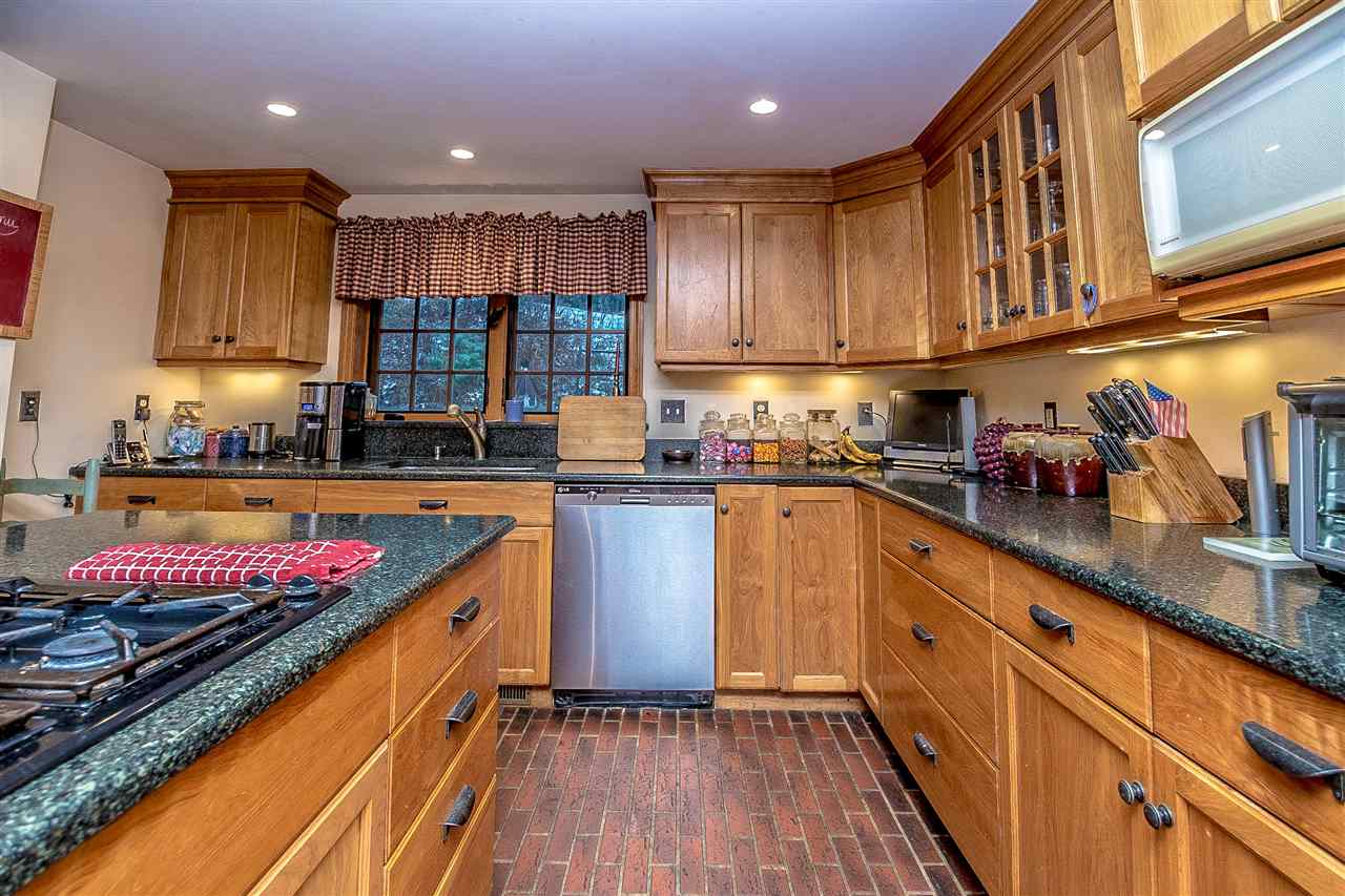 538 Old Bartlett Road Conway, NH 03860 - Photo 7 of 40