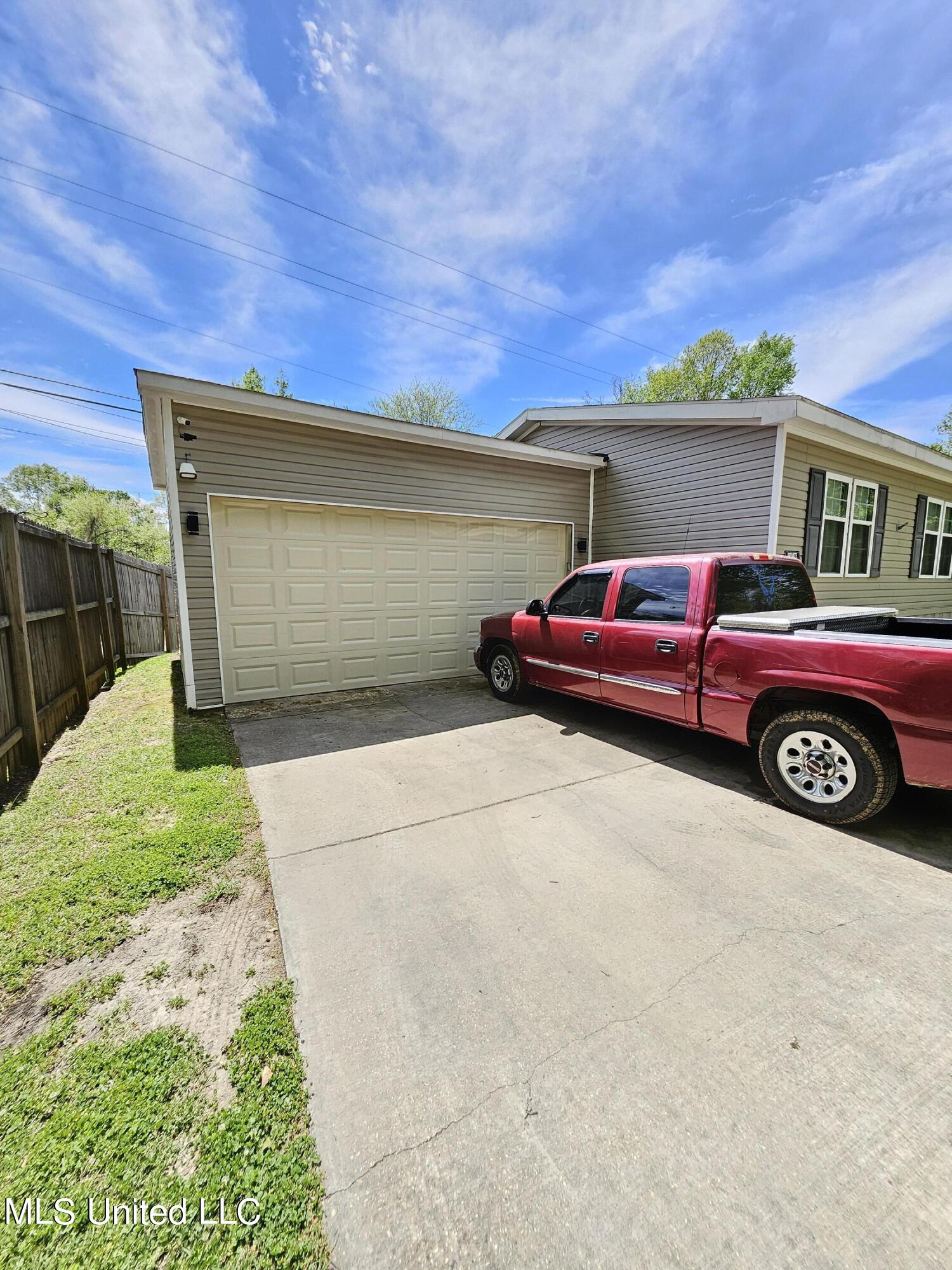 5608 Gibson Road Vicksburg, MS 39180 - Photo 3 of 29 20240406_124718