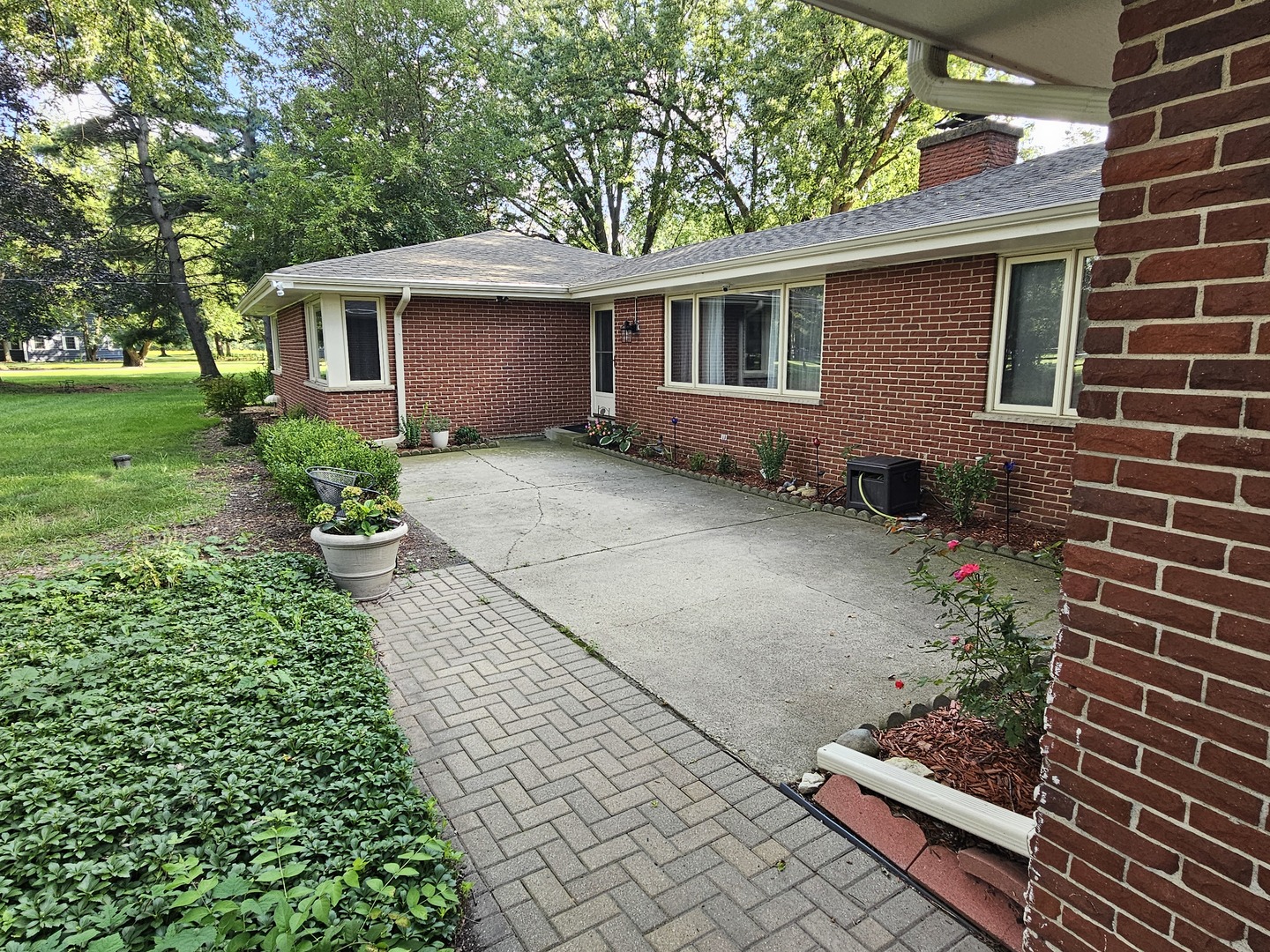 210 C Braeburn Road Barrington, IL 60010 - Photo 3 of 30 Gallery Image 3