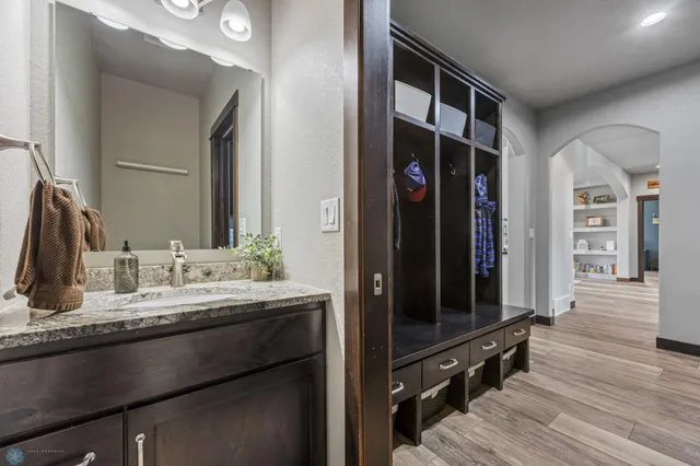 $864,995 | 120 Lindsey Court, Mapleton, ND 58059