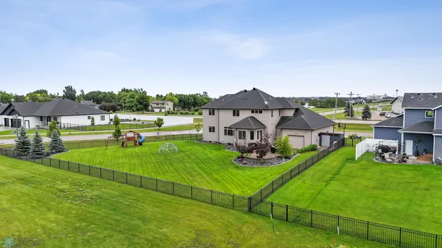 $864,995 | 120 Lindsey Court, Mapleton, ND 58059