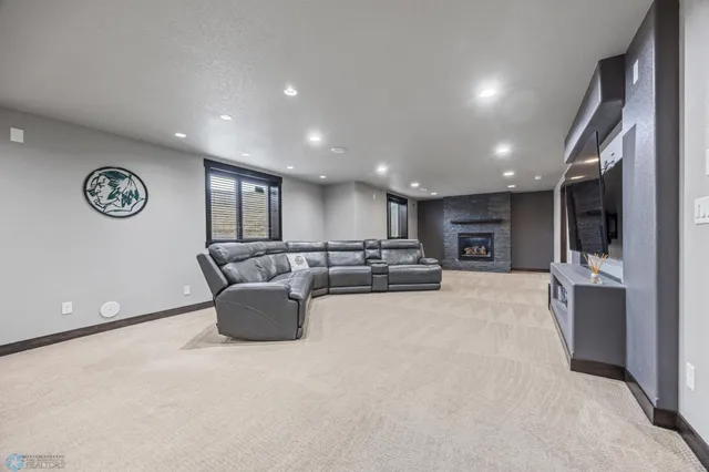 $864,995 | 120 Lindsey Court, Mapleton, ND 58059