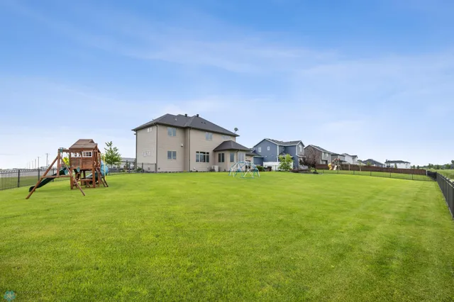 $864,995 | 120 Lindsey Court, Mapleton, ND 58059