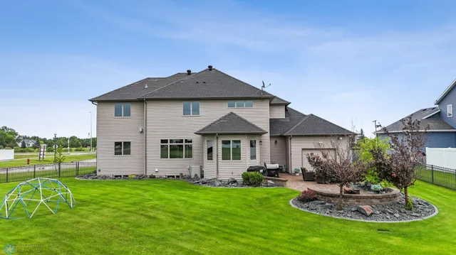 $864,995 | 120 Lindsey Court, Mapleton, ND 58059