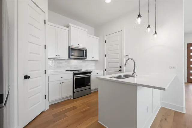 $1,850 | 308 East 20th Street, Unit 308, Georgetown, TX 78626