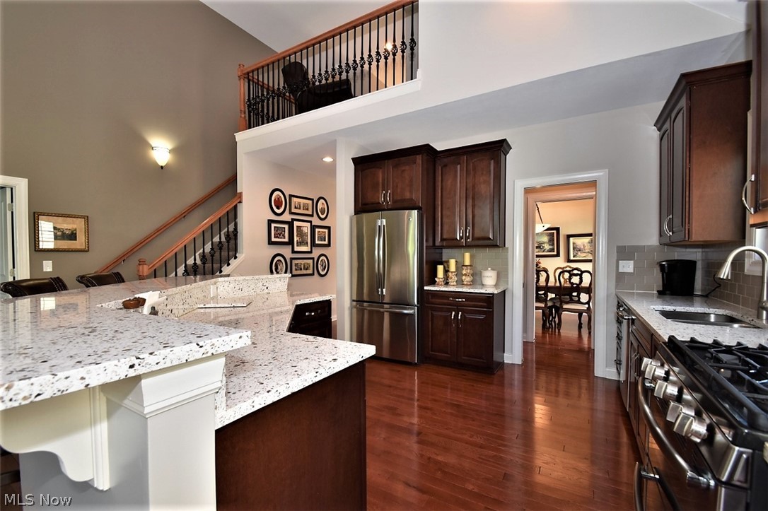 5125 River Creek Road Cleveland, OH 44124 - Photo 6 of 33