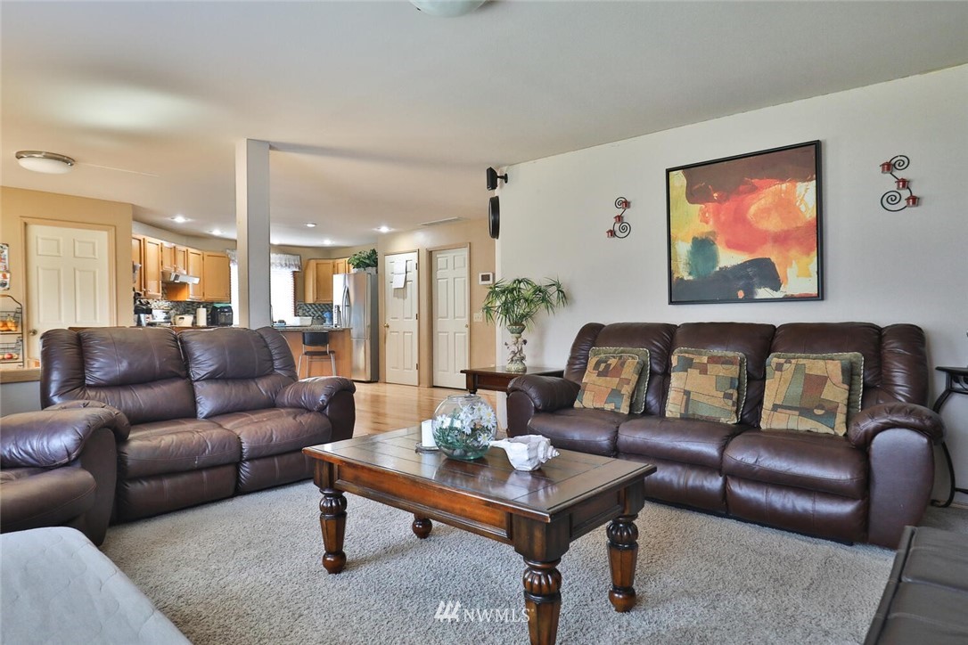 923 Southwest 344th Place Federal Way, WA 98023 - Photo 11 of 34