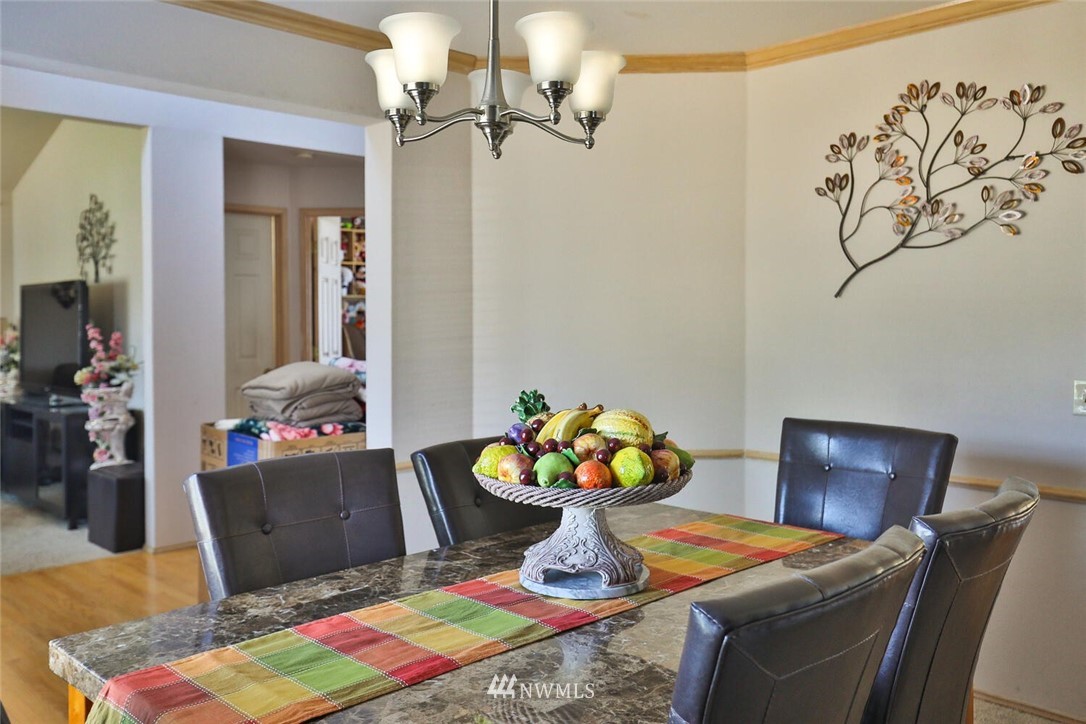 923 Southwest 344th Place Federal Way, WA 98023 - Photo 13 of 34