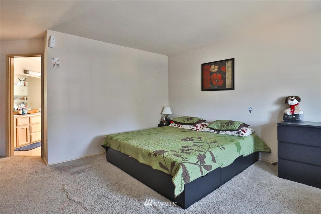 923 Southwest 344th Place Federal Way, WA 98023 - Photo 20 of 34